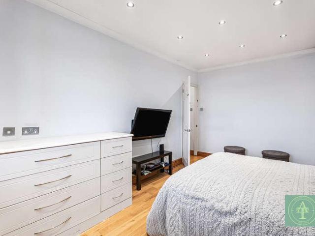 Flat for sale in Greater London