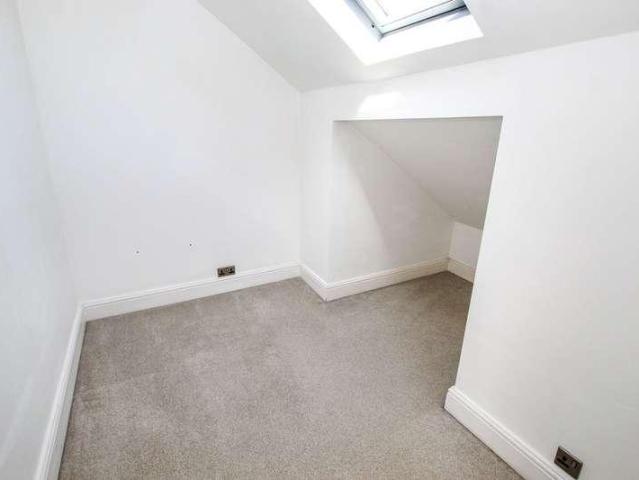 Flat for sale in Oxenden, The Bridge