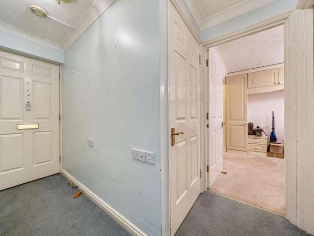 Flat for sale in Little Stanmore, Greater London