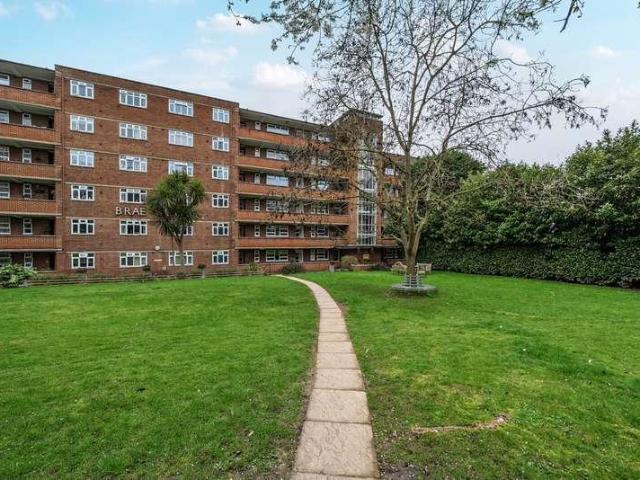 Flat for sale in Greater London