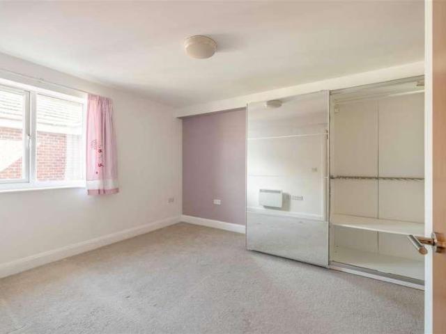 Flat for sale in Slough, Cippenham