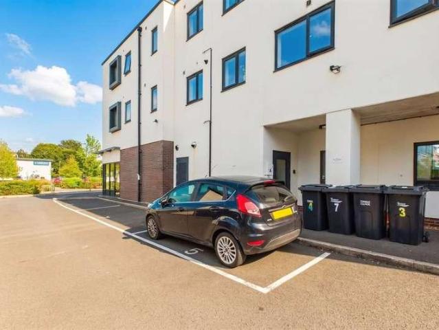 Flat for sale in Roselands, Livermead