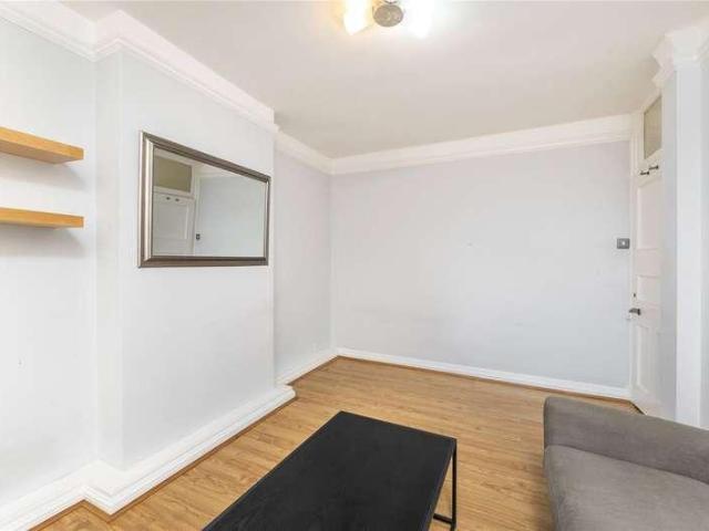 Flat for sale in East Marylebone, Mayfair
