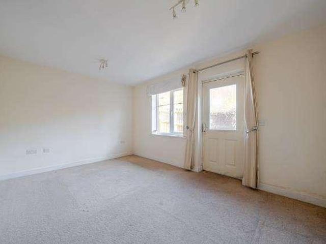 Flat for sale in Totteridge, Tylers Green