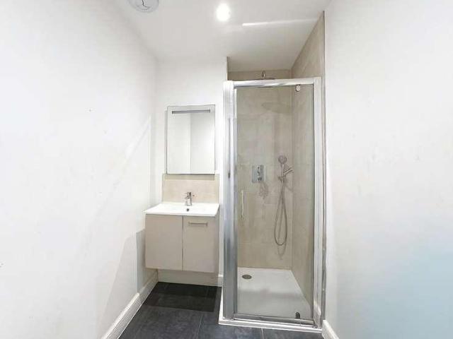 Flat for sale in Key Street, Suffolk