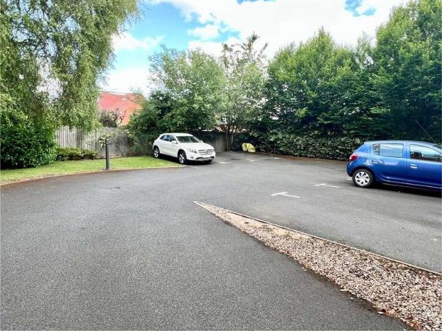 Flat for sale in Solihull, Monkspath Flat for sale in Solihull, Monkspath