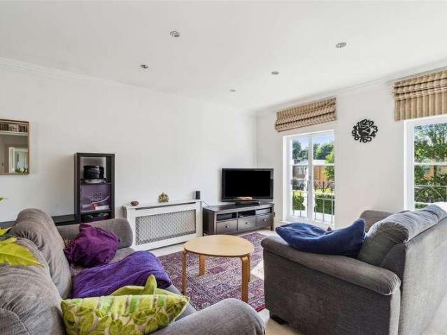 Flat for sale in Hammersmith, Greater London