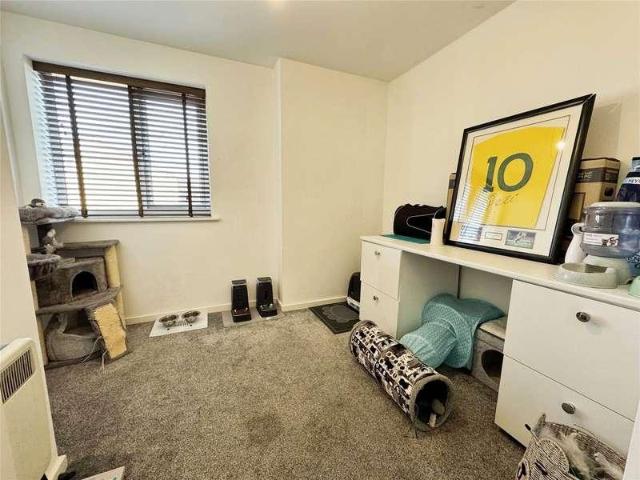 Flat for sale in Holland-on-Sea, Dale Hill