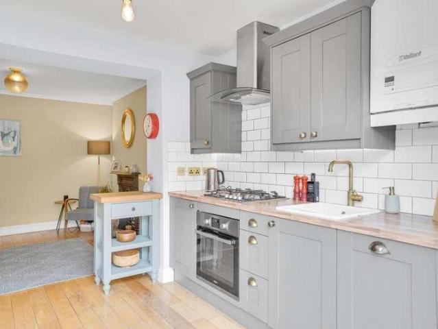 Flat for sale in West Norwood, Greater London
