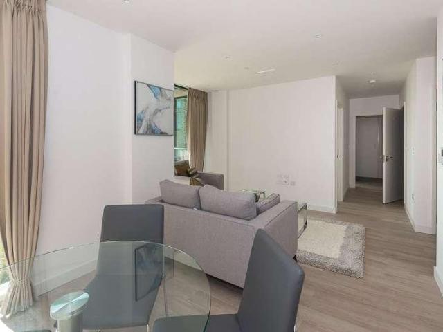 Flat for sale in Woodberry Down, Greater London