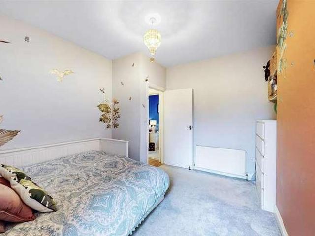 Flat for sale in College Park, Greater London