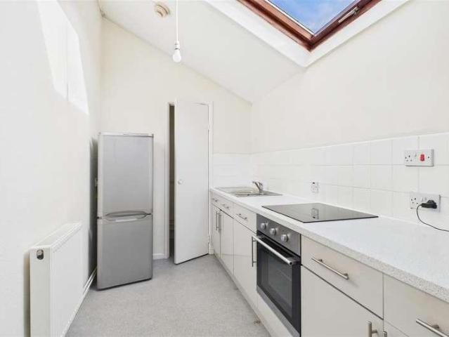 Flat for sale in Kingsdown, Feckenham