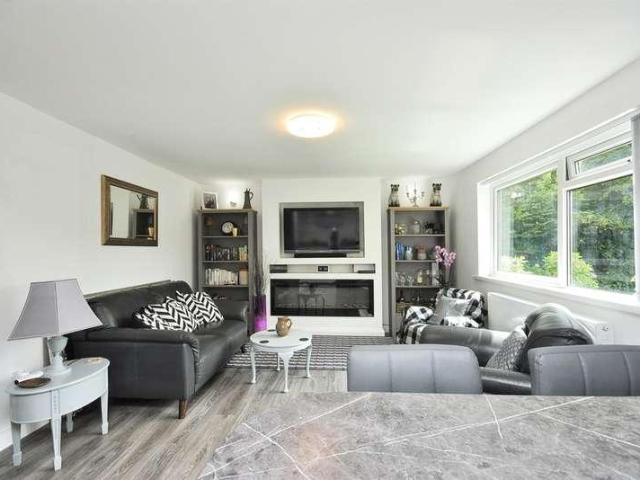 Flat for sale in Llanishen, Cardiff