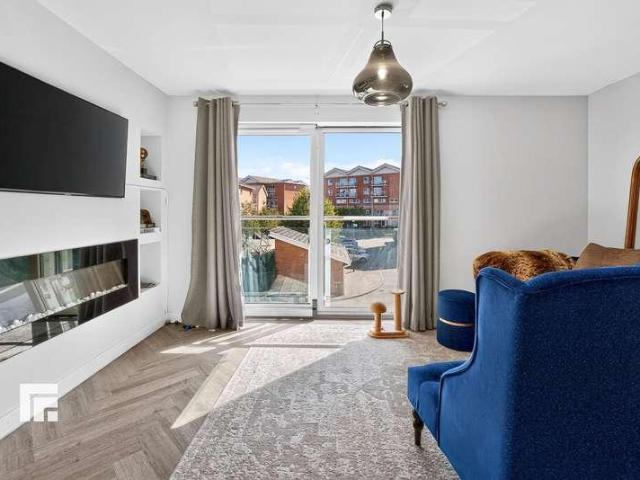 Flat for sale in Cardiff City Centre, Cardiff