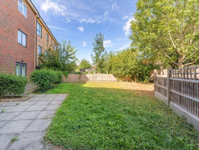 Flat for sale in Greater London