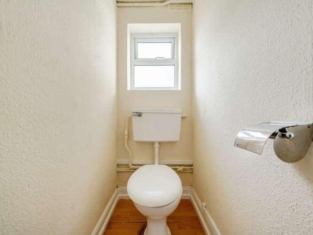 Flat for sale in Norbiton, Greater London
