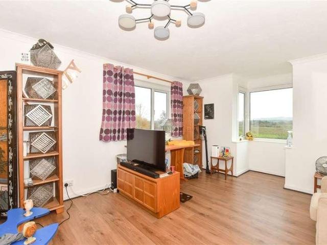 Flat for sale in Horsham, West Sussex