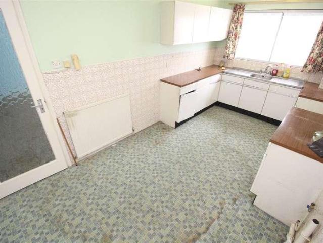Flat for sale in New Barnet, Greater London