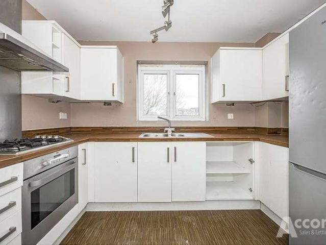 Flat for sale in Harold Hill, Greater London