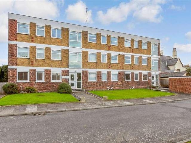 Flat for sale in Lower Walmer, Ash