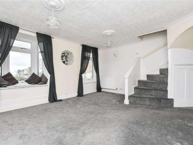 Flat for sale in Cliftonville West, Acol