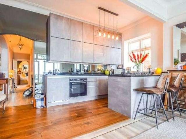 Flat for sale in Alton Barnes, Essex