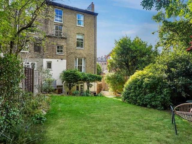 Flat for sale in London Borough of Bromley, Greater London