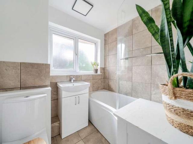 Flat for sale in Westborough, Surrey