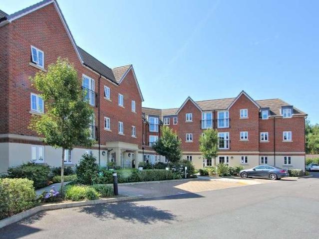 Flat for sale in Knebworth, King's Walden