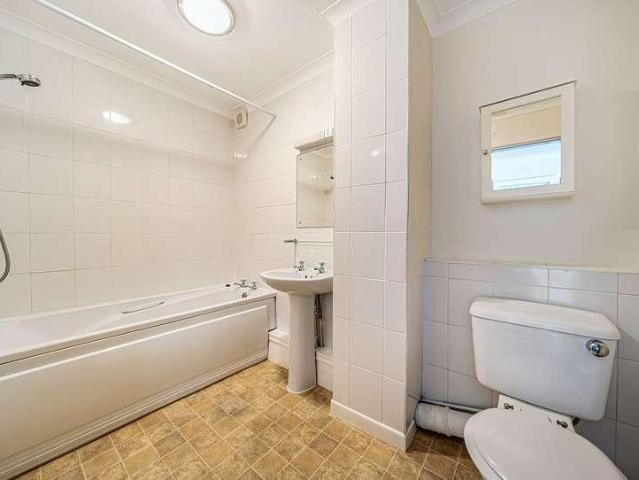 Flat for sale in Feckenham, City Of Bristol