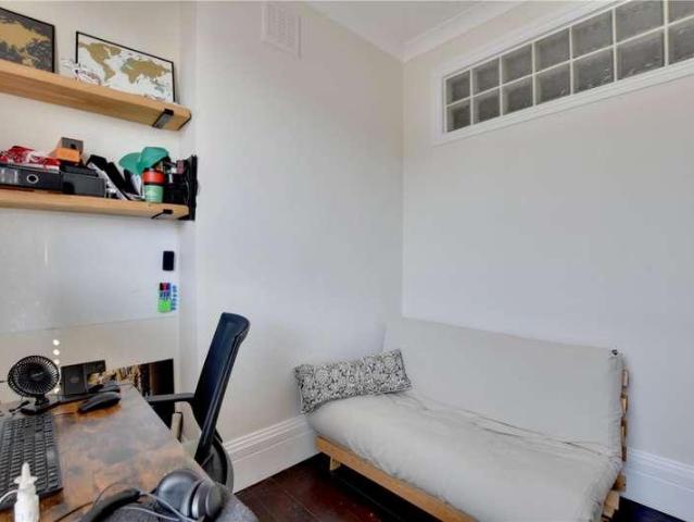 Flat for sale in East Greenwich, Greater London