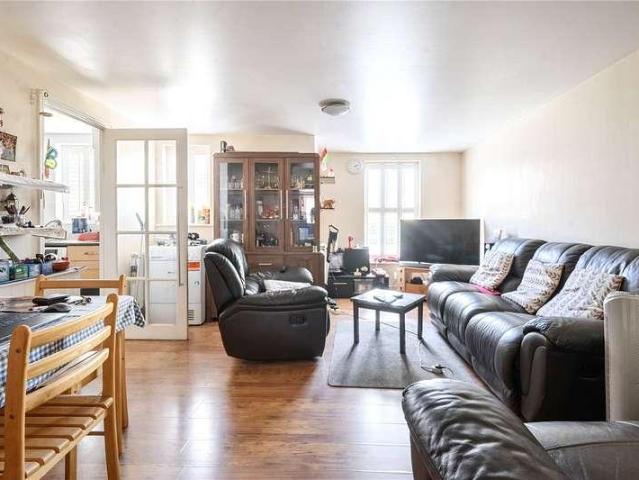Flat for sale in Walton, Aylesbury