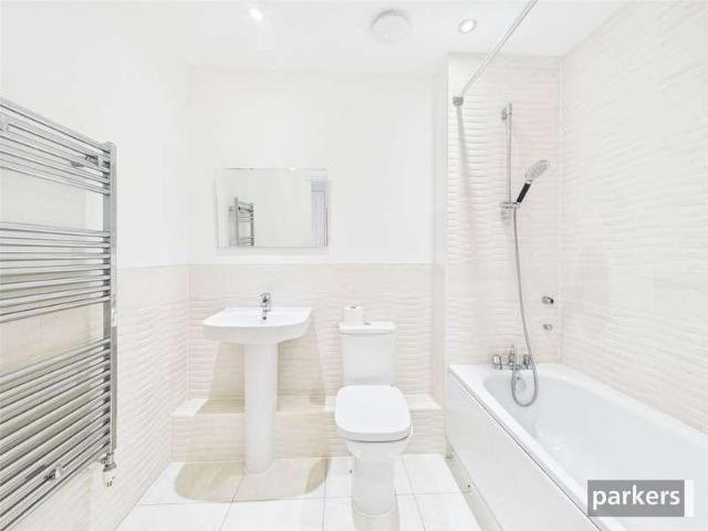 Flat for sale in Woodley