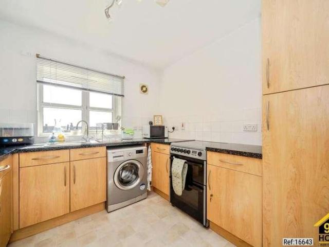 Flat for sale in Brackley, Northamptonshire
