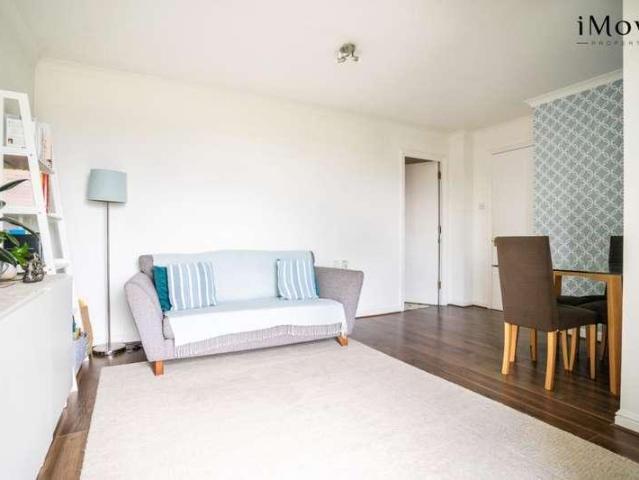Flat for sale in London Borough of Croydon, Greater London