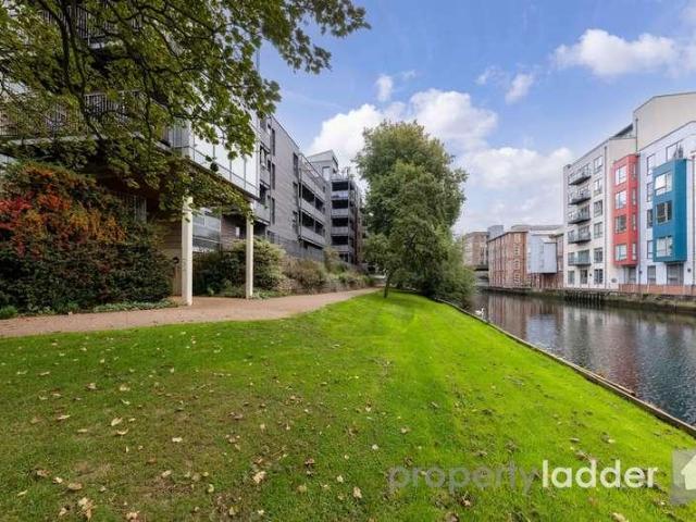 Flat for sale in Lakenham, East Bank