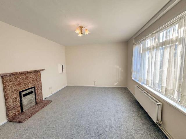 Flat for sale in Chedburgh, Suffolk