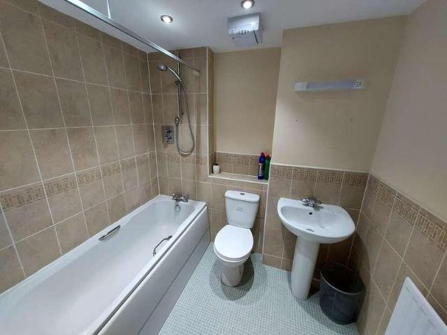 Flat for sale in Hatfield, Fretherne