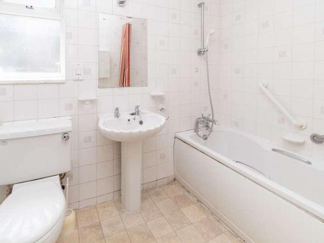 Flat for sale in The Hale, Greater London