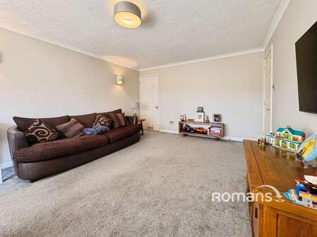 Flat for sale in Eversley, Hart