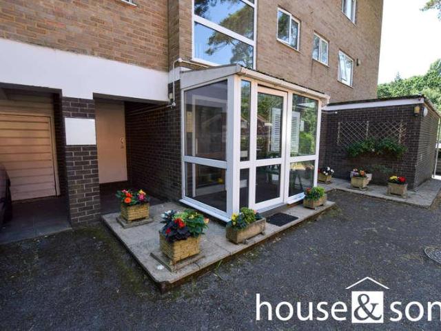 Flat for sale in Charminster, Bournemouth