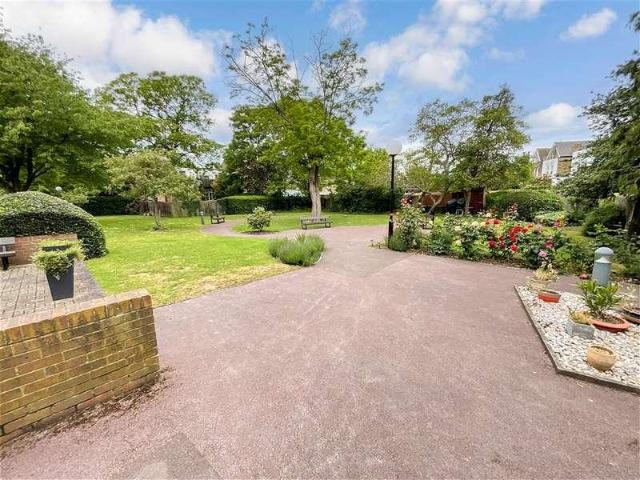 Flat for sale in London Borough of Redbridge, Greater London