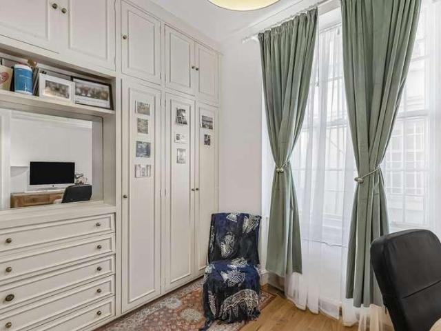 Flat for sale in Pimlico, Greater London