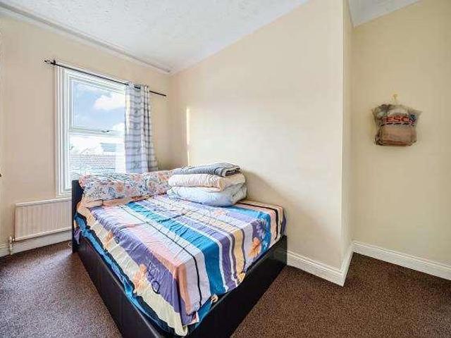 Flat for sale in Slough