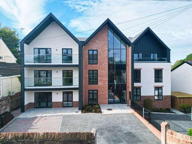 Flat for sale in Heswall, Wirral