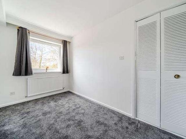 Flat for sale in Osney, The Slade