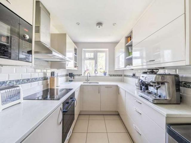 Flat for sale in Sunnymead, Oxford