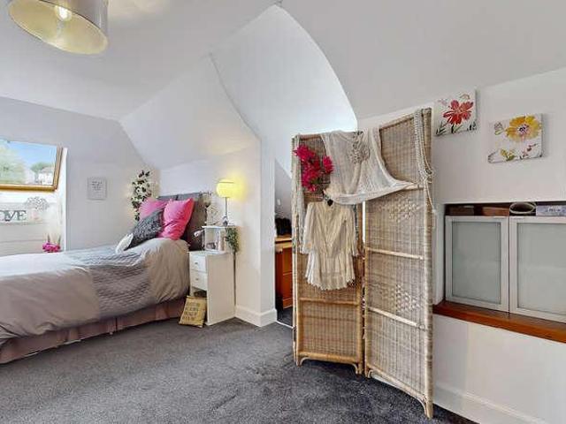 Flat for sale in Glenburn, Scotland