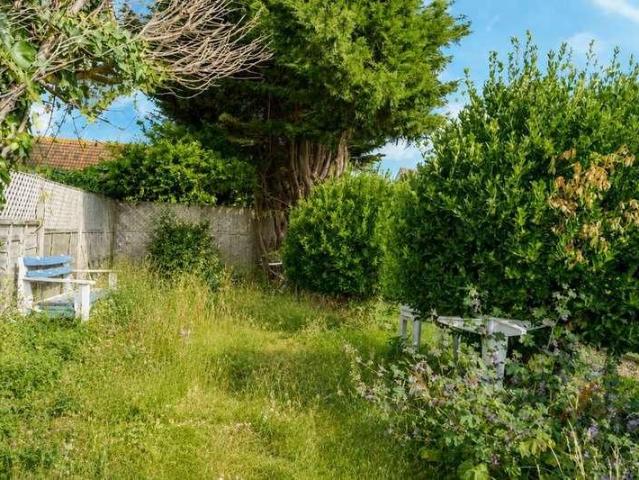 Flat for sale in Littlecote, West Sussex