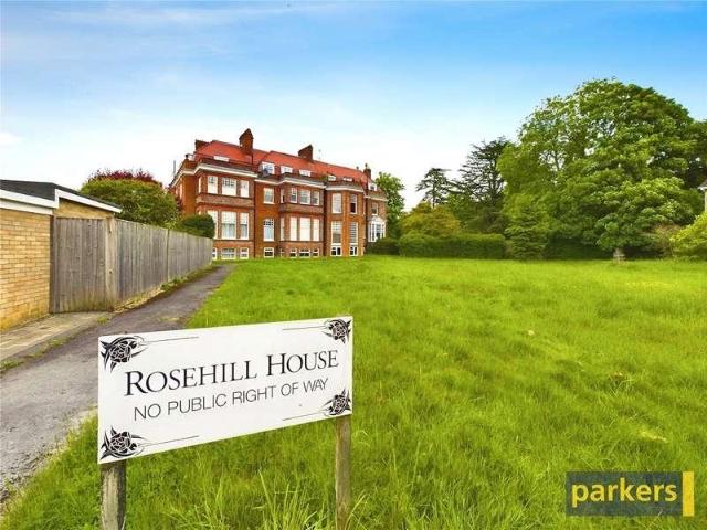 Flat for sale in Caversham Park, Reading
